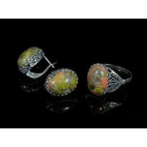 Кольцо и серьги из унакита