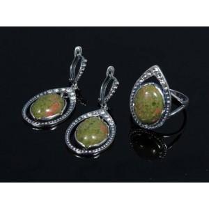 Кольцо и серьги из унакита