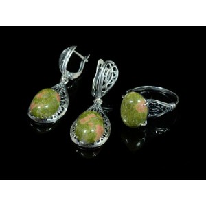 Кольцо и серьги из унакита