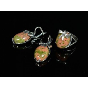 Кольцо и серьги из унакита