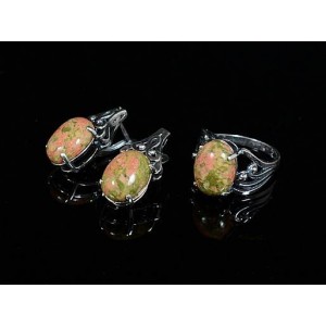 Кольцо и серьги из унакита