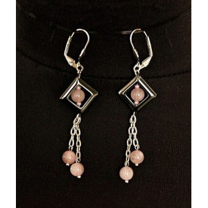 Серьги из розового кварца, шарики 6мм в квадратной рамке из гематита и на цепочке