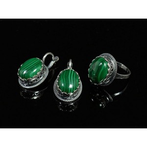 Кольцо и серьги с малахитом Кольцо и серьги с малахитом
