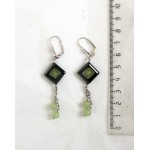 Серьги из оникса, шарики 6мм в квадратной рамке из гематита и на цепочке