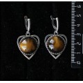 Серьги из тигрового глаза "сердечко", круг 18мм, швензы посеребрение