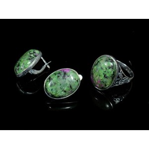 Кольцо и серьги с цоизитом