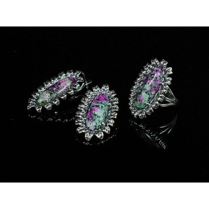 Кольцо и серьги с цоизитом Кольцо и серьги с цоизитом