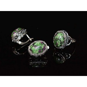 Кольцо Серьги с цоизитом Кольцо Серьги с цоизитом