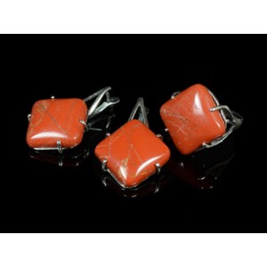 Кольцо и серьги с красной яшмой