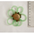 Брошь из агата оранжево-зеленого и ткани "цветок" с ювелирной сеткой