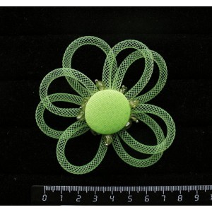 Брошь из хризолита и ткани "цветок" с ювелирной сеткой