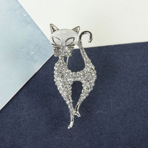 Брошь "Кошка" загадка, цвет белый, цвет серебристый (стразы)