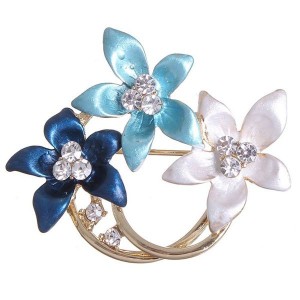 Брошь "Цветы" трио, цвет бело-сине-голубой, цвет золотистый (стразы, эмаль)