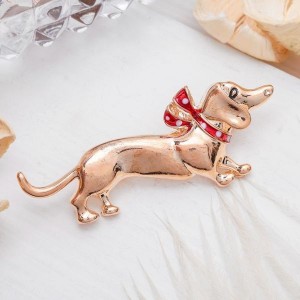 Брошь "Собака" такса с бантом, цвет красный, цвет золотистый (эмаль)