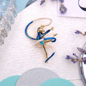 Брошь спортивная "Гимнастка" с лентой, цвет синий, цвет золотистый (эмаль)