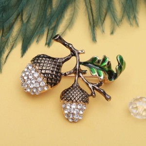 Брошь "Жёлуди", цвет бело-зеленый в черненом золоте (стразы, эмаль)