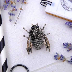 Брошь "Шмель", цвет черный в черненом серебре (стразы)