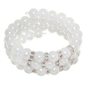 Браслет-пружинка "Жемчужинка морская" 3 ряда, цвет белый, цвет серебристый (пластик, стразы, бижутерный сплав)
