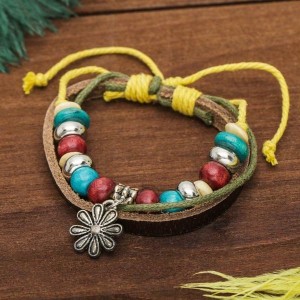 Браслет кожа "Цветок" с бусинами, 3 нити, цветной (дерево, искусственная кожа, текстиль, бижутерный сплав)