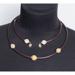 Колье из цитрина на струнке, шарики 14мм, 12мм и овалы