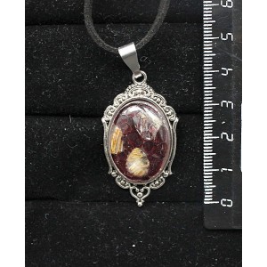 Кулон из волосатика и граната (кабошон-мозаика), овал 25х18мм, оправа "медальон"