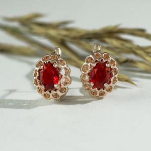 Серьги со стразами "Овал в ажуре", цвет красный, цвет золотистый (стразы)