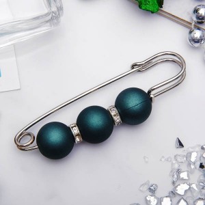 Булавка "Трио" 7см, шар №14, цвет матовый темно-зеленый, цвет серебристый (пластик, стразы, бижутерный сплав)