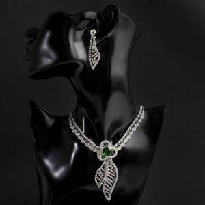 Комплект: серьги, колье "Феникс" изгиб, цвет бело-изумрудный, цвет серебристый (стразы,  фианит)