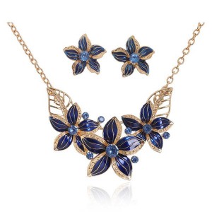 Комплект: серьги, колье "Цветы" трио, цвет синий, цвет золотистый Комплект: серьги, колье "Цветы" трио, цвет синий, цвет золотистый