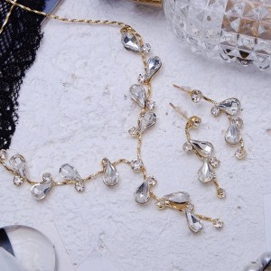 Комплект: серьги, колье "Изумление" цветение, цвет белый, цвет золотистый, 42 см (стразы, бижутерный сплав)