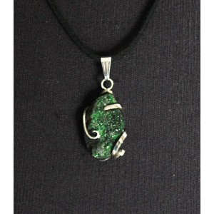 Кулон из уваровита в мельхиоре, 22х13мм