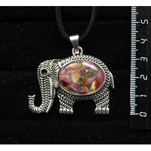 Кулон из турмалина и волосатика (кабашон-мозаика), овал 25х18мм, "слон"