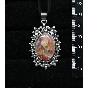 Кулон из турмалина и волосатика (кабашон-мозаика), овал 25х18мм, оправа "клумба"