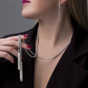 Комплект: серьги, кулон "Элегентность" кисточки, цвет белый, цвет серебристый, 100 см (стразы) Комплект: серьги, кулон "Элегентность" кисточки, цвет белый, цвет серебристый, 100 см (стразы)