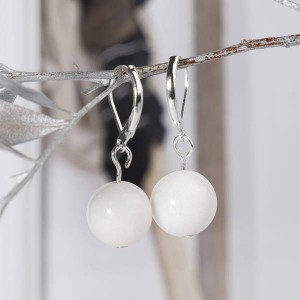Серьги шар №10 агат белый (имитация)