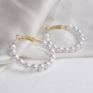 Серьги с жемчугом "Нежность" кольца малые, цвет белый в золот, d=3,5 см