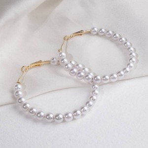 Серьги с жемчугом "Нежность" кольца средние, цвет белый, цвет золотистый, d=5,5 см