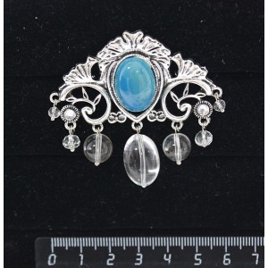 Брошь из агата синего (тонировка) "трюмо", овал 18х13мм, со стразами и подвесками из горного хрусталя