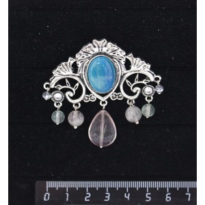 Брошь из агата синего (тонировка) "трюмо", овал 18х13мм, со стразами и подвесками из флюорита