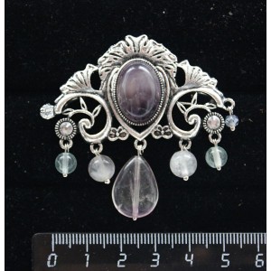 Брошь из аметиста "трюмо", овал 18х13мм, со стразами и подвесками из флюорита