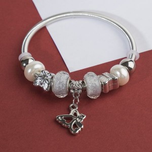 Браслет с жемчугом "Марджери" бабочка, цвет серебристо-белый, цвет серебристый (пластик, бижутерный сплав) Браслет с жемчугом "Марджери" бабочка, цвет серебристо-белый, цвет серебристый (пластик, бижутерный сплав)