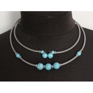 Колье из бирюзы (имитация) на струнке, шарики 12мм, 10мм, 8мм и 6мм