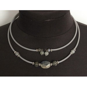 Колье из лабрадорита на струнке, овал 20х15мм огранка, шарики 10мм, 8мм и 6мм