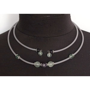 Колье из флюорита на струнке, шарики 10мм, 8мм и 6мм