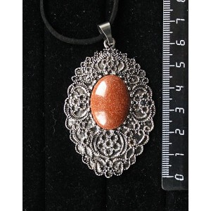 Кулон из авантюрина красного (синт.), овал 25х18мм, филигрань