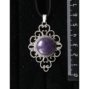 Кулон из кварца тонированного, цвет аметист, круг 18мм, оправа "ромб с узором"