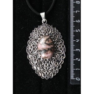 Кулон из родонита, овал 25х18мм, филигрань