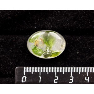 Волосатик и хромдиопсид, кабошон -мозаика 25х18мм