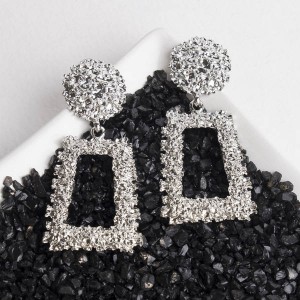 Серьги металл "Эстетика" трапеция, цвет серебро Серьги металл "Эстетика" трапеция, цвет серебро