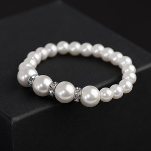 Браслет жемчуг "Невеста" бусины d=1, d=2, со стразами 4 штуки, цвет белый (пластик, стразы, бижутерный сплав)